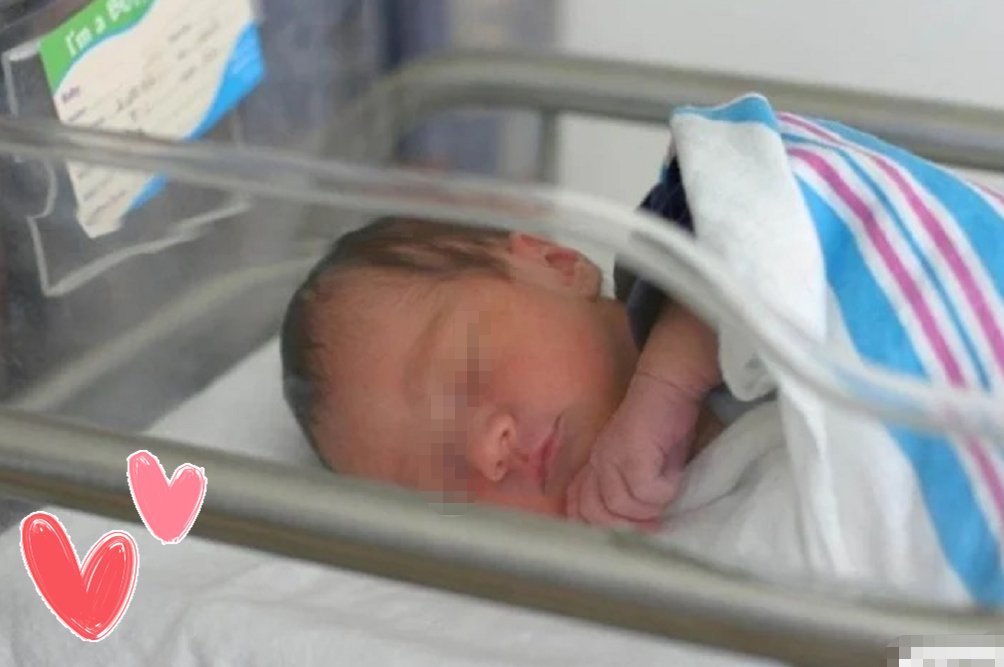 表妹|孕妈提前给肚子里的娃,准备什么样的衣服比较好?从三大方面出发