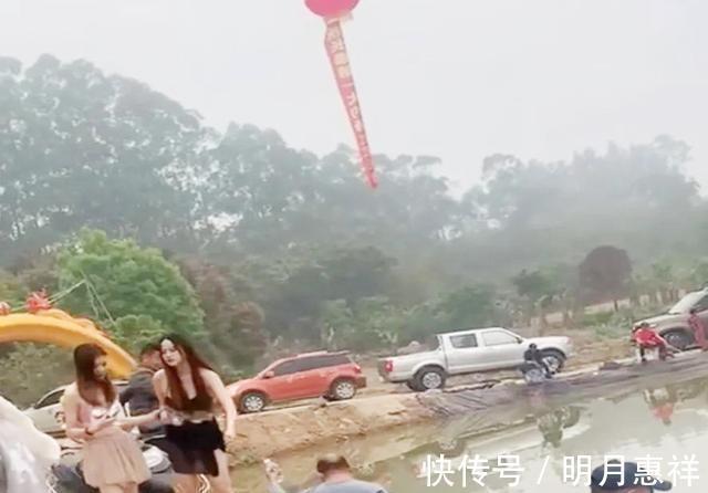 野钓|这种黑坑第一次见，美女端茶倒水递烟，这还是钓鱼吗