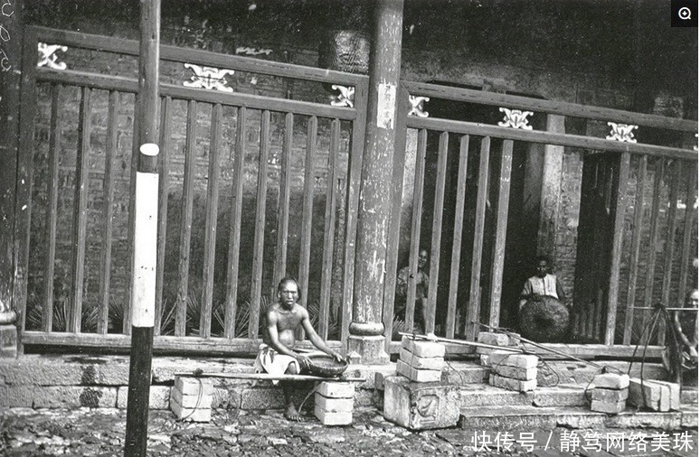 罕见|晚清罕见老照片:官员跪拜英军、光绪皇帝的灵柩、溥仪被赶出皇宫