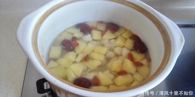 水果|“最通便”水果不是香蕉而是它，便秘的人常吃，隔天拉出黑臭宿便