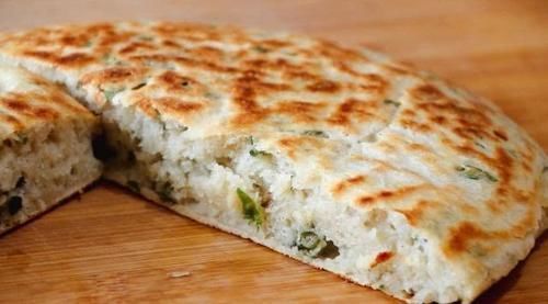 不需要揉面,这是懒人葱花饼的做法,简单3步就能搞定,外酥里软