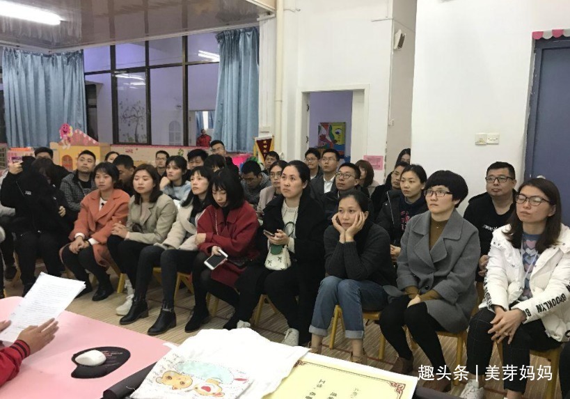 小华|“请倒数第一名家长发言”,差生妈妈这样回答,让班主任无地自容