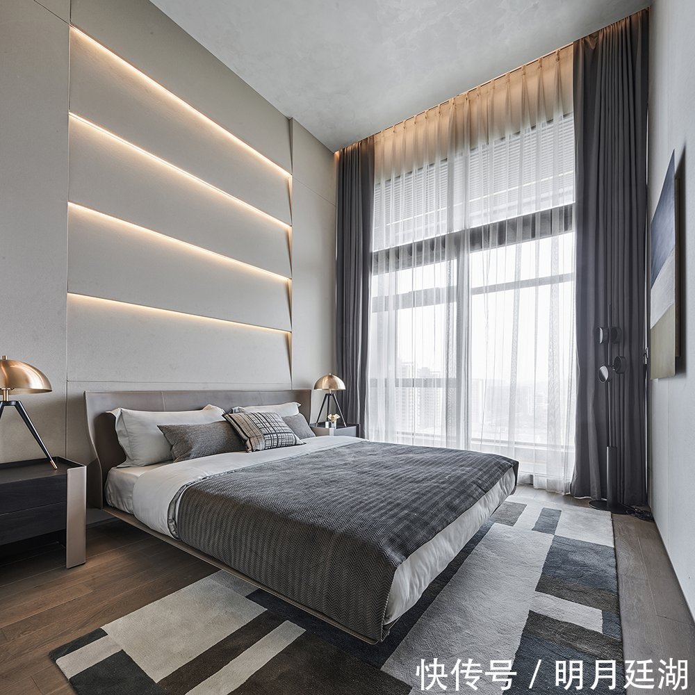 藏有露|200平的空间设计,简约却不简单,满满的细节,这样装才阔气