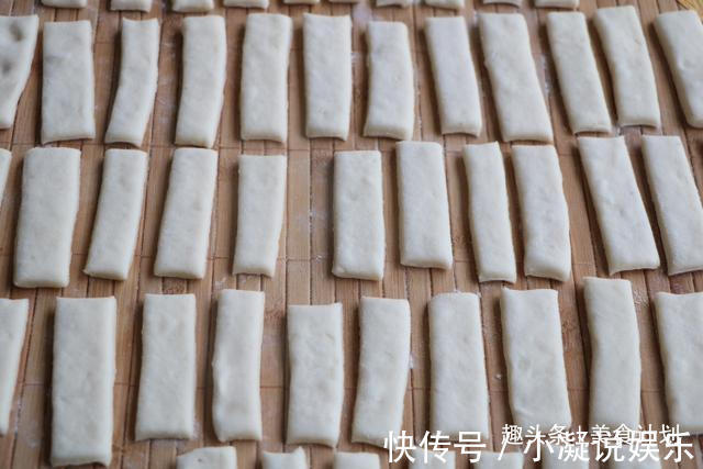 山药别炒菜了，教你新吃法，一口一个停不了，比油条还好吃！