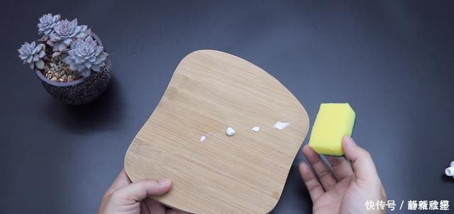 菜刀|牙膏涂抹在菜刀上，作用花钱难买，可惜今天才学到，回家试一试