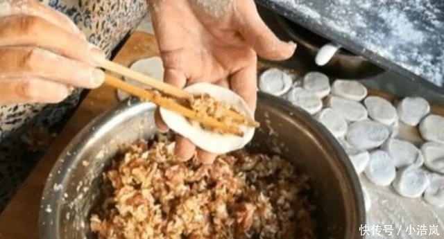 好吃|白菜饺子,有人焯水有人直接包?都不对!教你最正确做法,太香了