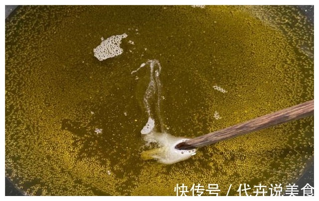 简单版糖醋里脊做法,色泽红亮,外酥内嫩,家里孩子吃得停不下嘴