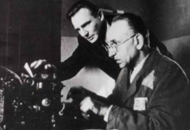 外国汉语专家窃听我军通讯,30天后报告上级他们不说中国话