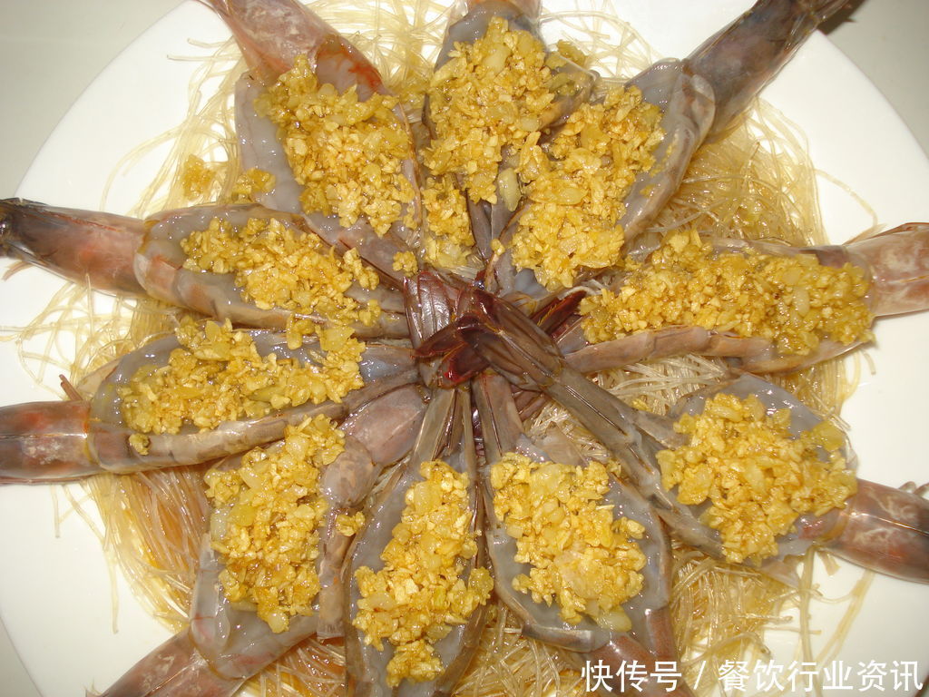 粉丝|蒜蓉粉丝蒸大虾,你没吃过的美味,各位小馋猫抓紧学着做