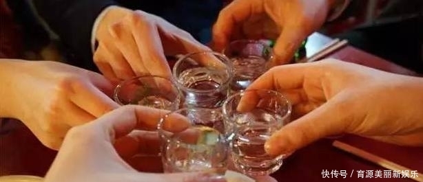 酒局|酒局上轮到你敬酒,不知道要说什么?记住这4句公式就够了!