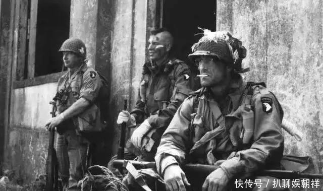 约翰斯蒂尔|他是二战最奇葩的士兵,挂在墙上装死存活,居然还成为了美国英雄