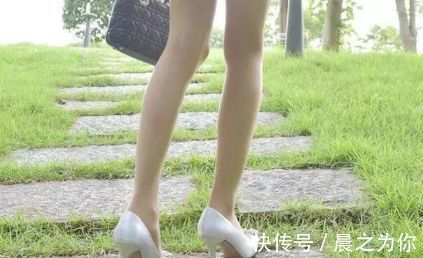 尖头 尖头细高跟鞋,有着优雅的高调,女人走路起来也是魅力无穷!
