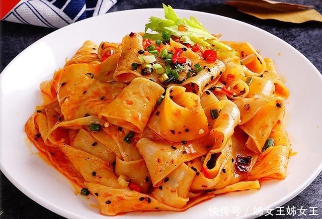 康师傅方便面最强对手来了!泡面界的“网红新贵”,年轻人都爱吃