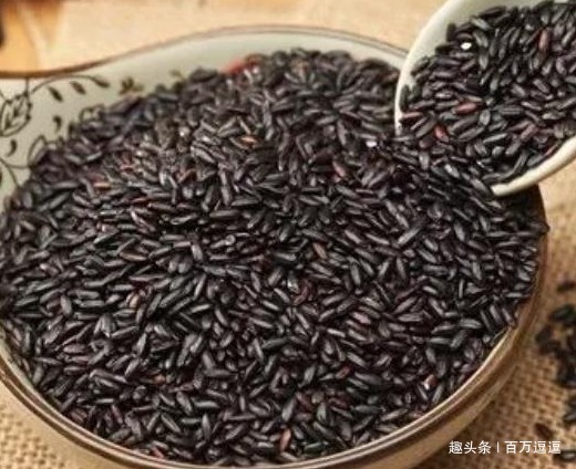 黑芝麻|被李时珍称为”回春宝“,男人可劲儿吃,或越吃肾脏越健康