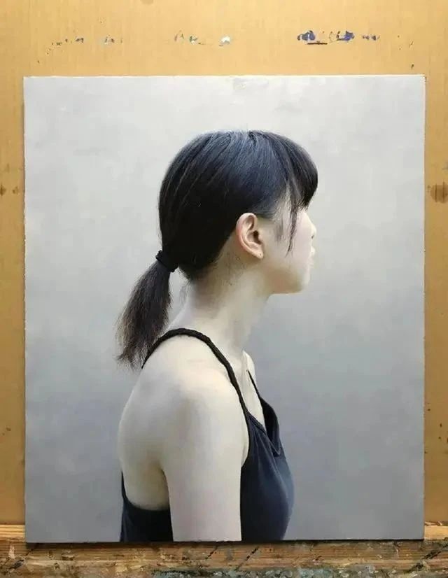 长相|他是一名日本画家,画出的动物十分逼真,而且本人的长相很像女生