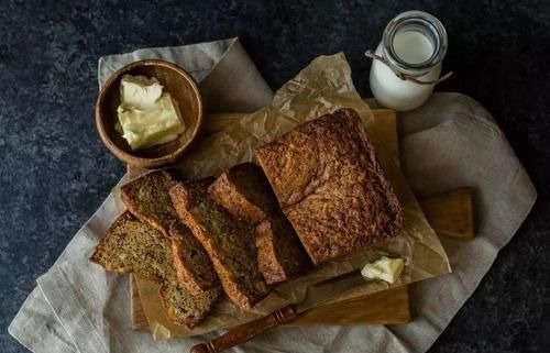 买面包时，尽量避开这一种，烘焙师：只有不懂的人才会吃