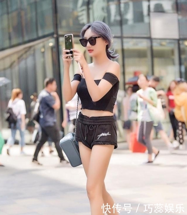 超短裤|“矮个子”约会这样穿才有感觉,黑色背心配超短裤,魅力不可阻挡