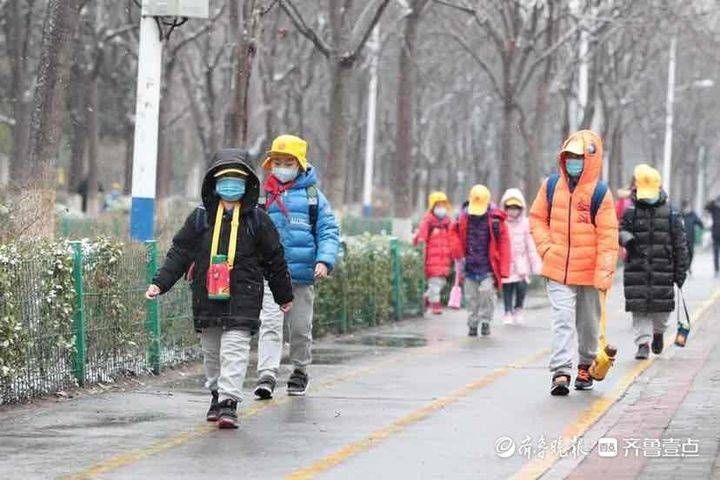 神兽归笼！济南中小学风雪中迎开学