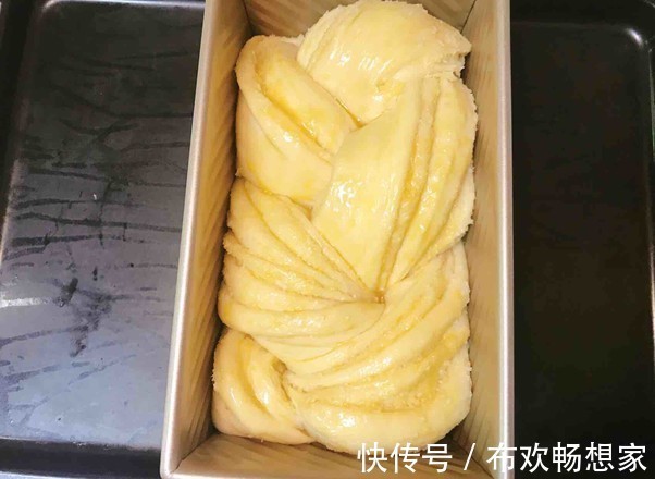 自己做的手撕椰蓉吐司，吃一年都不腻，学会后再也不用跑面包店了