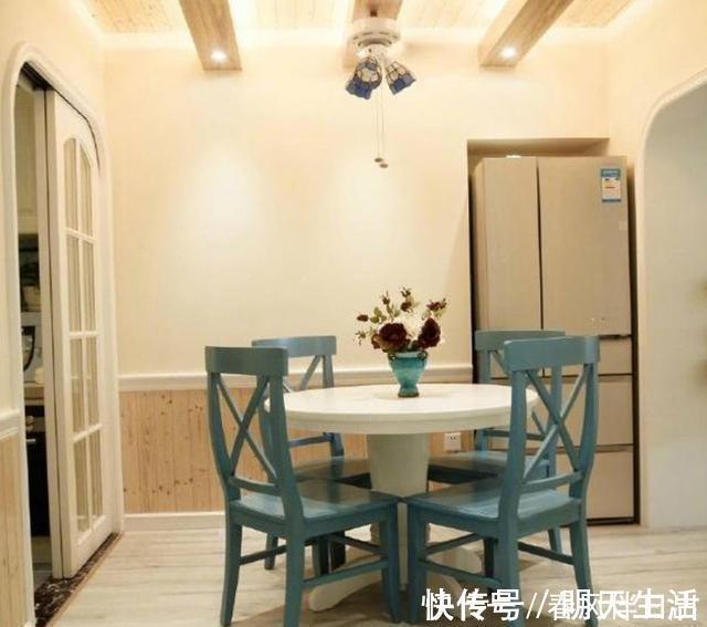 沙发|现在都不流行客厅装沙发了,聪明老婆这样设计,入住后太实用了