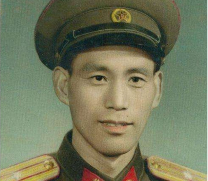 连排|淮海战役这位战士抓来5名俘虏,立下大功,连排干部却都不认识他