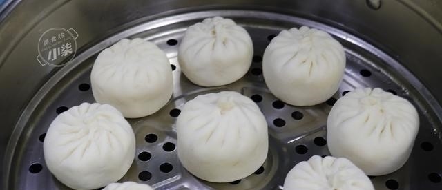 蒸包子时，别再直接上锅蒸了，记住3个诀窍，包子松软好吃不塌陷