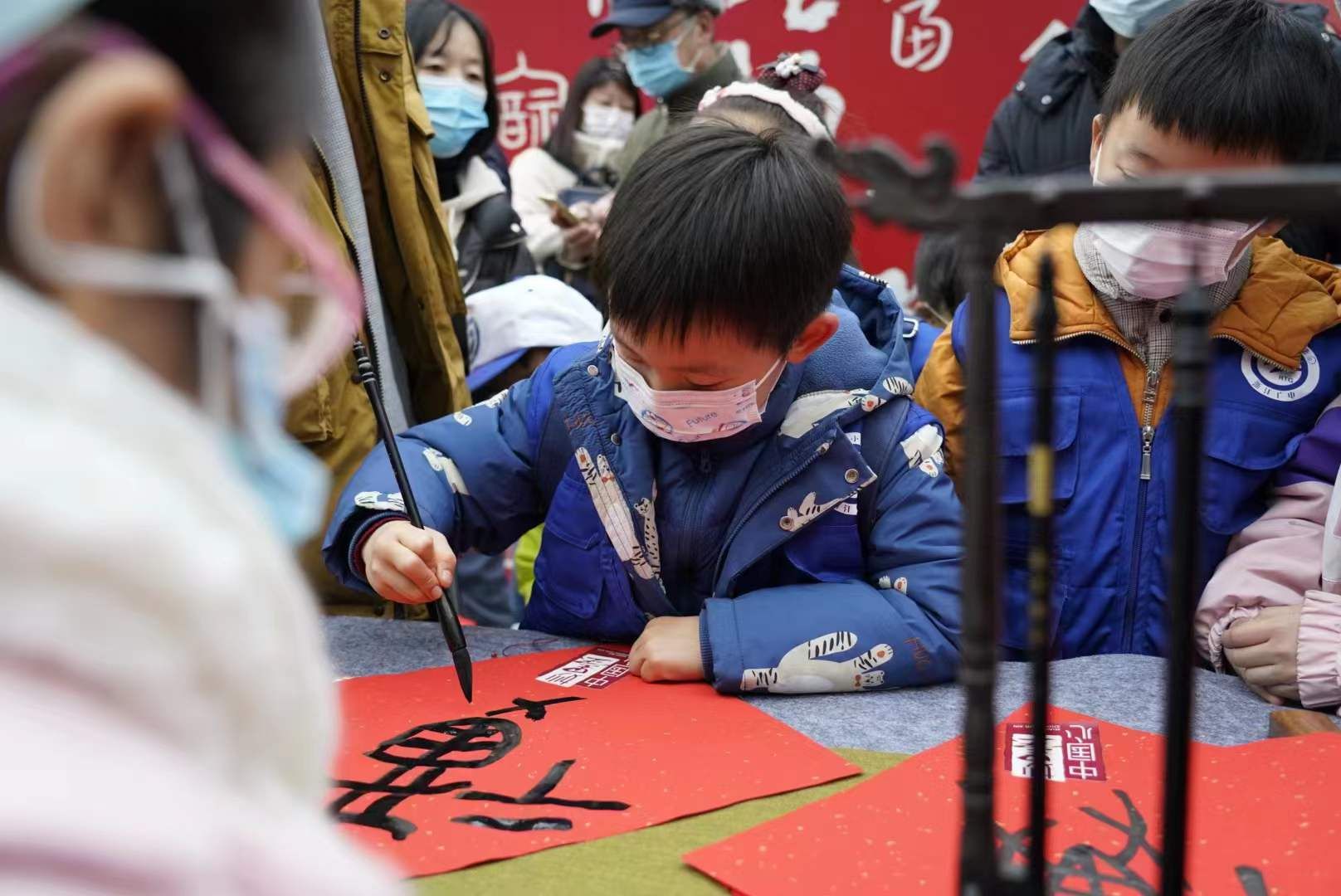 书法艺术#“妙墨”藏笔尖，写“福”迎新年 蓝媒小记者参与《妙墨中国心》“2022福到万家”活动