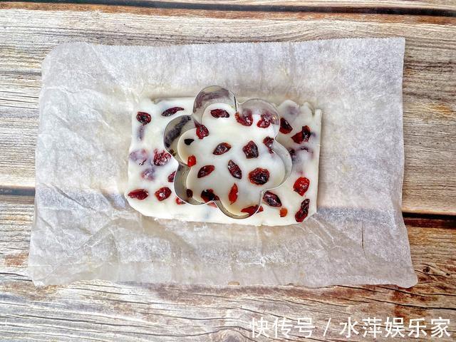 快手10分钟就能做的蔓越莓年糕,香甜软糯,快过年了赶紧囤起来