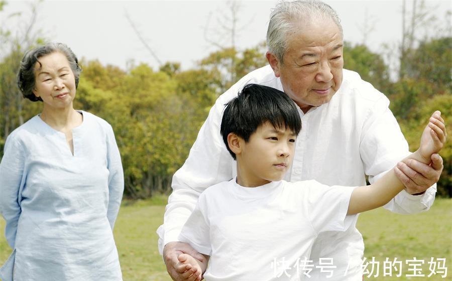 婆婆|“老人假带娃”正在兴起,看似辛苦,实则可能比较坑娃