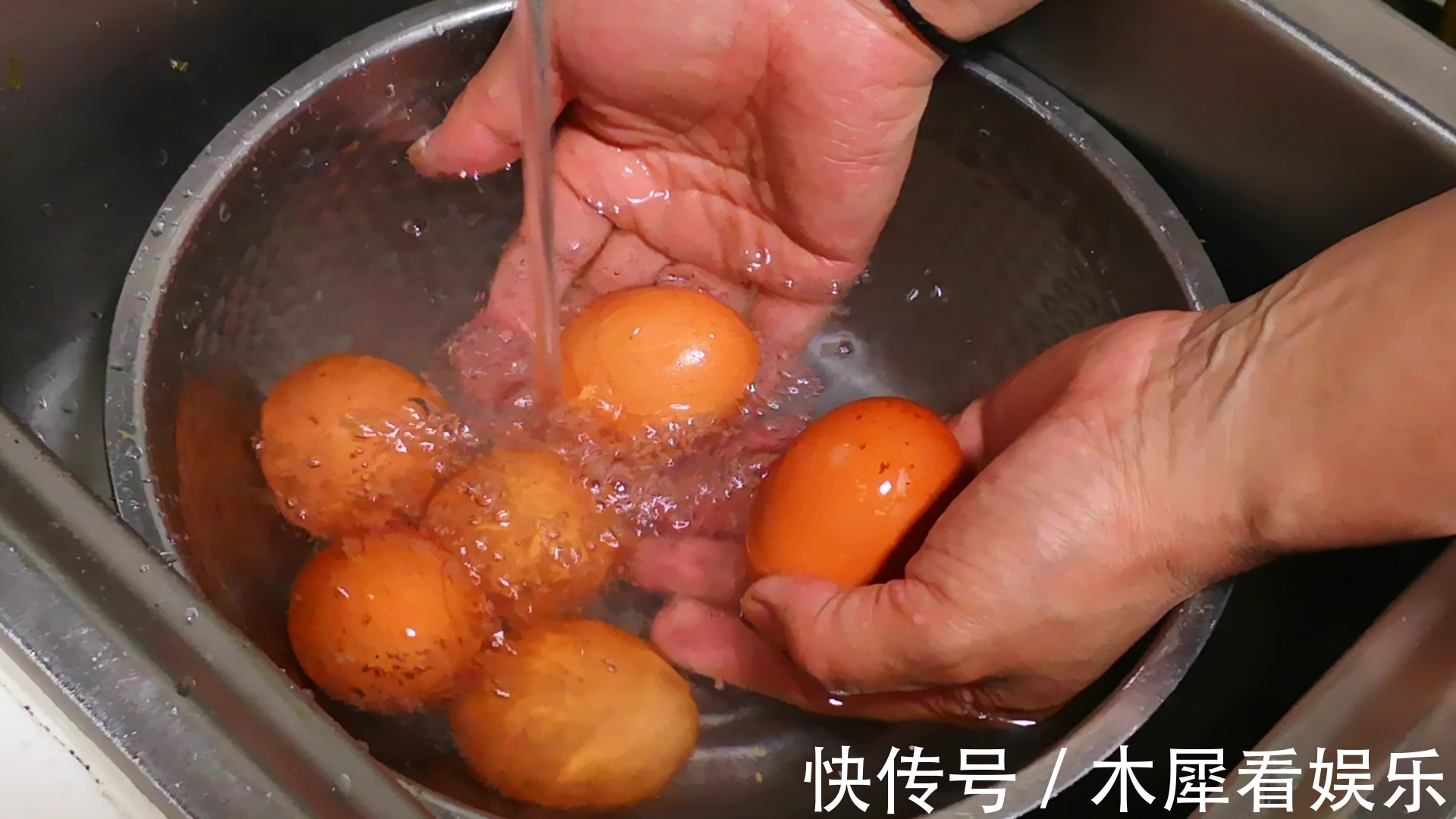 蛋黄|鸡蛋教你吃出烤串的味道，一顿做8个都吃不够，上桌比肉都抢手