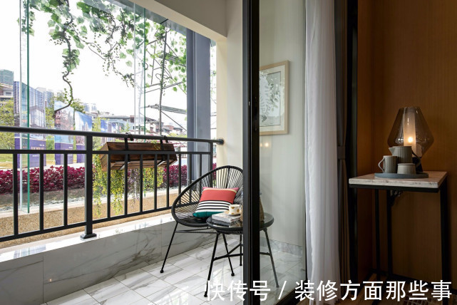 背景墙|98平将木质元素与蓝色融入细节,有质感