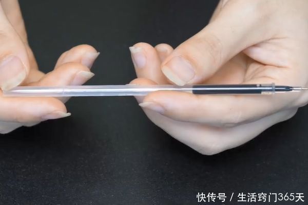 破旧雨伞不要扔,把笔芯缝在上面,解决了困扰大家的一个大烦恼!