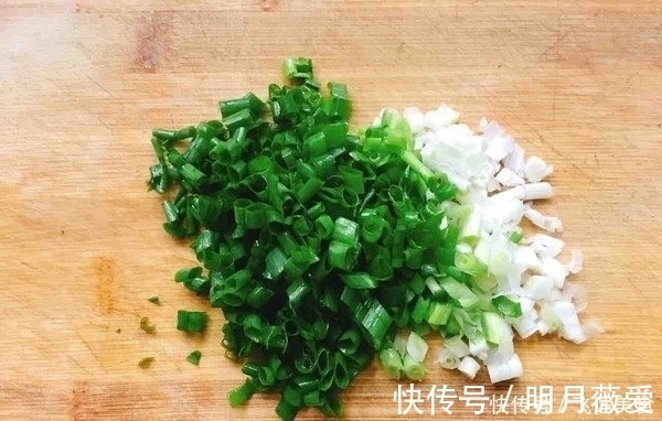 鸡蛋|这是鸡蛋饼最简单和省时间的做法，超适合做早餐，味道好营养足！