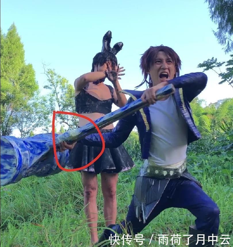 小舞姐|小舞顶着高跟鞋,唐三拎起纸片锤,《斗罗大陆》沙雕剧你看了吗!