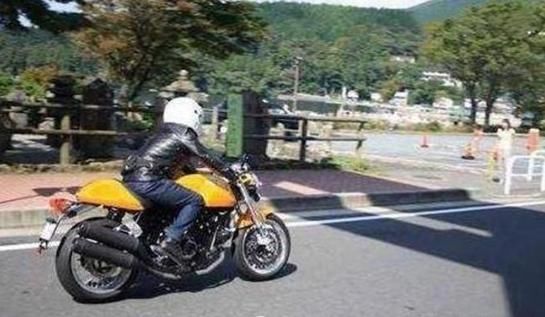 日本摩托车驾照考试