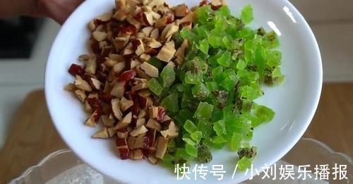 我家面粉从不蒸馒头，这样做比包子油条还简单，一次做8个，真香