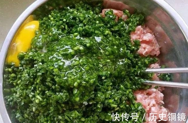 猪肉馅儿|调韭菜饺子馅,最忌瞎放调料,牢记“4不放”,饺子鲜香不出水!