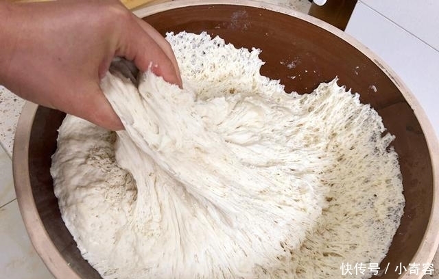 酵母|蒸馒头时,只加酵母是大错特错,如此做馒头又香又软还好吃