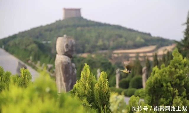 武则天墓前有61个无头石人,千百年难以解释,结果被俩农民解开