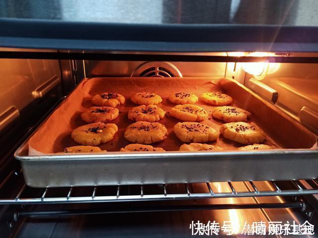 我家桃酥从不买,5年来一直自己做,又香又酥,比买的好吃多了