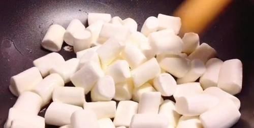 红枣|一夜爆火的网红奶枣到底有多好吃?奶香浓郁酥脆,没有黄油也能做