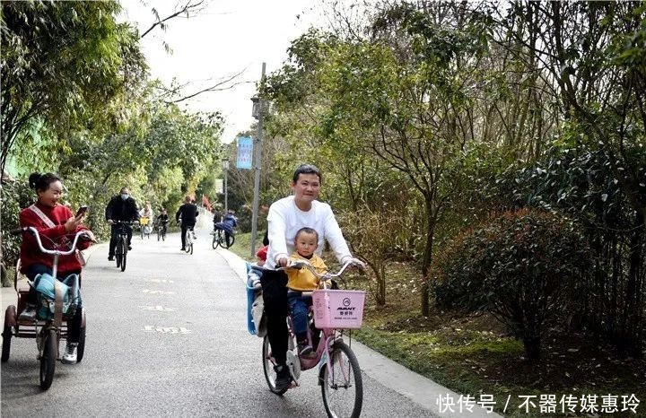 老年|美翻了！贵阳花溪湿地公园，骑行山水田园间