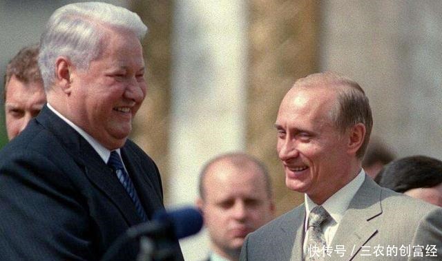 说法|普京的腕表戴在右手，这么做有啥讲究看看他走路姿势你就知道了！