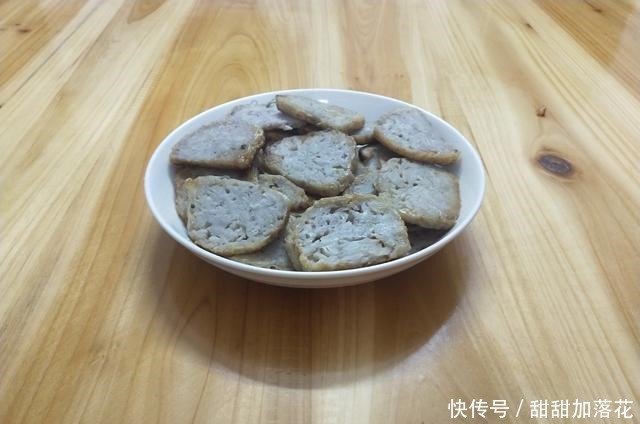 香芋糖水|这样炸芋头吃,香喷喷的,还解馋!