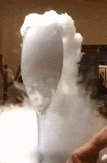 |搞笑GIF:妹子,你这也太皮了,皮一下很开心吧!