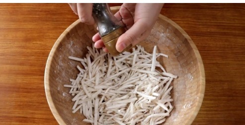 香酥|教你杏鲍菇的新做法,不炒不蒸不凉拌,香酥美味,越吃越香