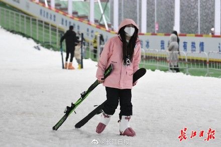 万灯节|滑雪去！武汉首个沉浸式户外滑雪场正式开园