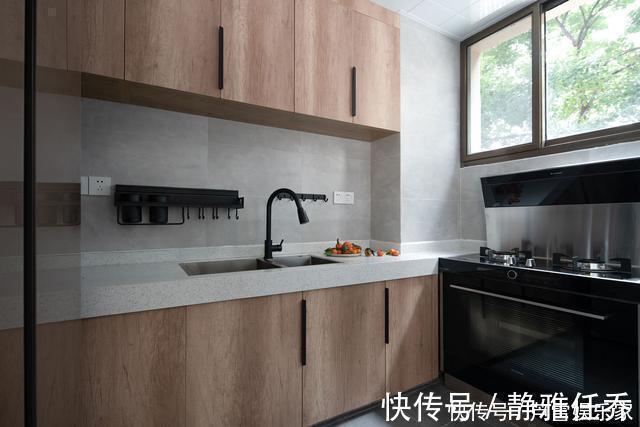 庭院|取消客厅三件套,只摆一张大长桌,79㎡的家简洁质朴,太满意了