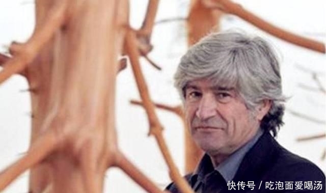 紧紧抓住|49年紧紧抓住树干从未松手,成为世界奇观,网友称:还能这么玩?