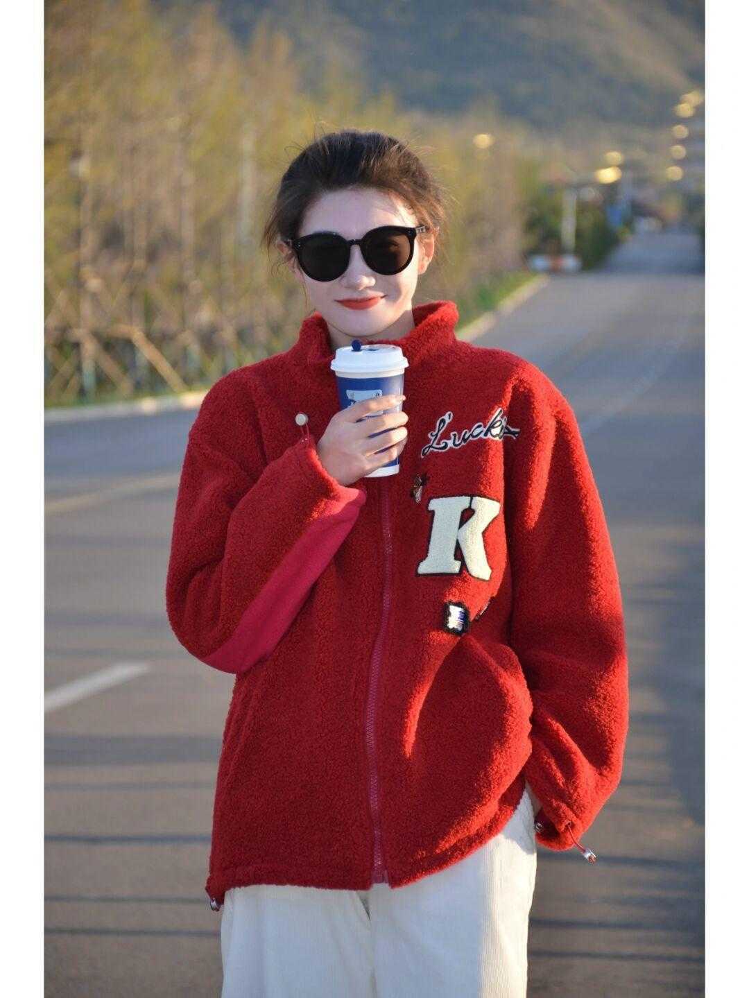 下装|冬天来一件彩虹色羊羔毛外套吧!保暖舒适又减龄,奶fufu的超可爱